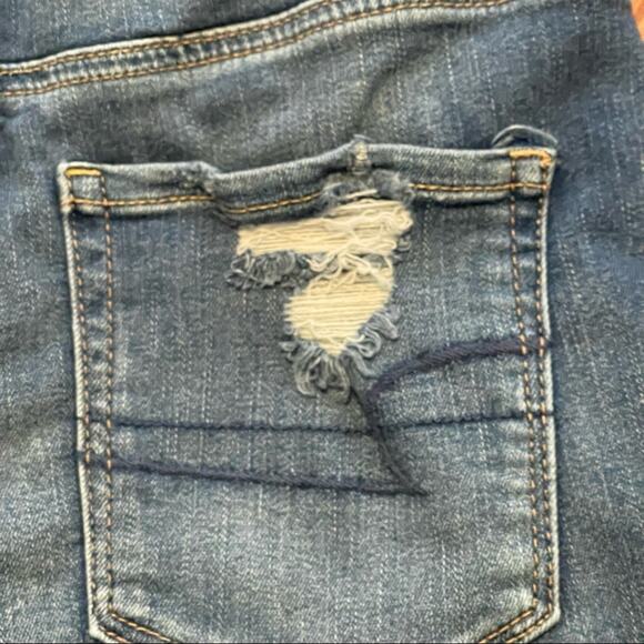 American Eagle Curvy Hi-Rise Shortie Distressed Shorts - Picture 9 of 14